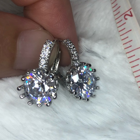Jewelry - Classic Earrings with Stunning Sparkle.